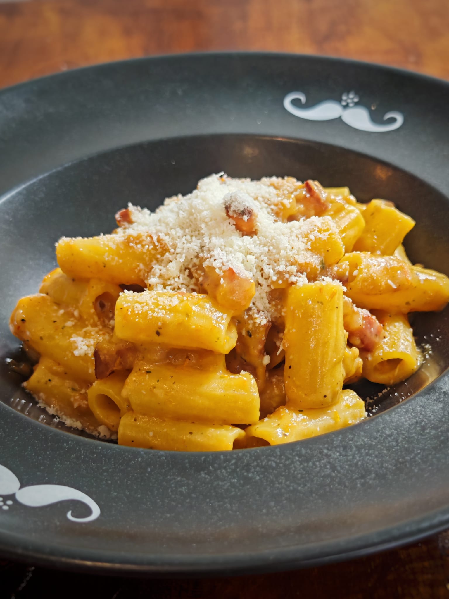 Rigatoni all'Amatriciana, fresh handmade pasta with pancetta and pecorino at Casa Tua